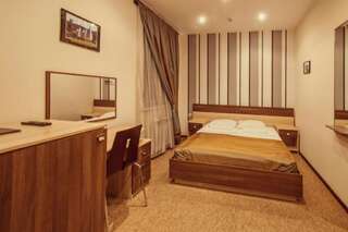 Отель Отель Нивки Плаза Киев Стандартный двухместный номер с 1 кроватью-3