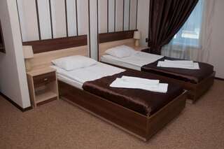 Отель Отель Нивки Плаза Киев Трехместный номер-3