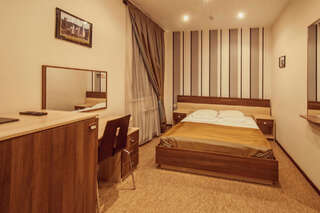 Отель Отель Нивки Плаза Киев Стандартный двухместный номер с 1 кроватью-1